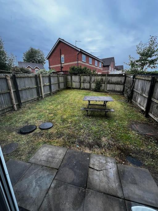 Holiday home Entire Place In Moss Nook Wythenshawe