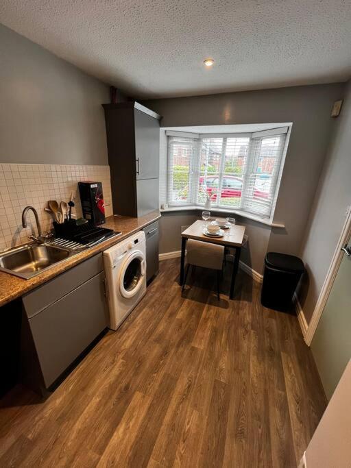 Entire Place In Moss Nook * Wythenshawe